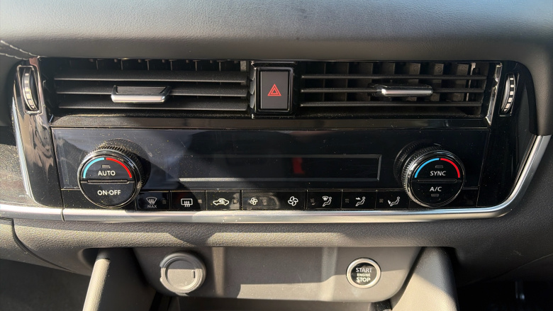Nissan Qashqai 1.3 DiG-T MH 158 N-Connecta 5dr Xtronic Petrol Hatchback